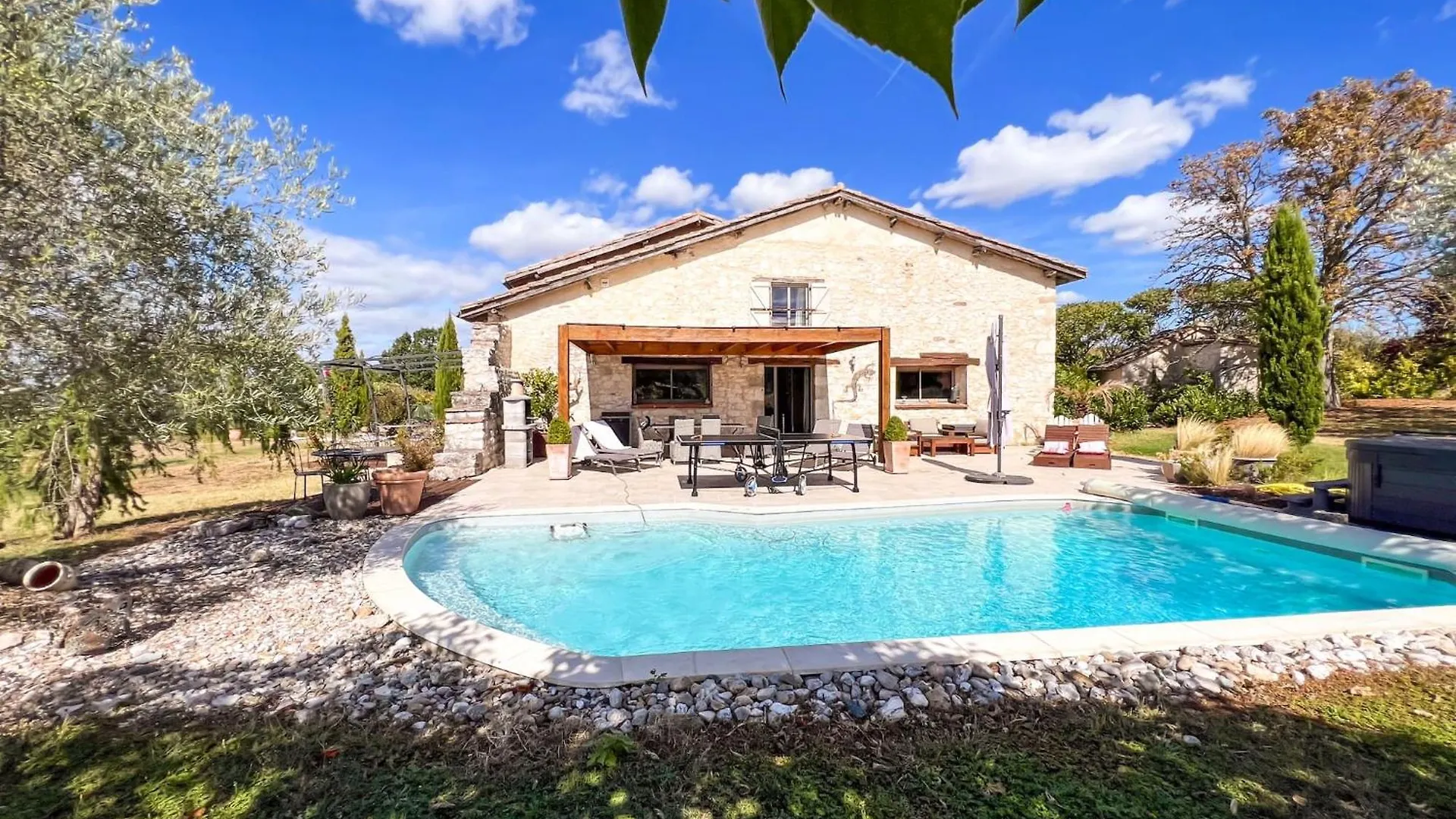 Casa Guillarmou - Evasion Enchantee Avec Piscine Chauffee, Spa & Clim - Vue Exceptionnelle Castelnau-de-Montmiral 0*,